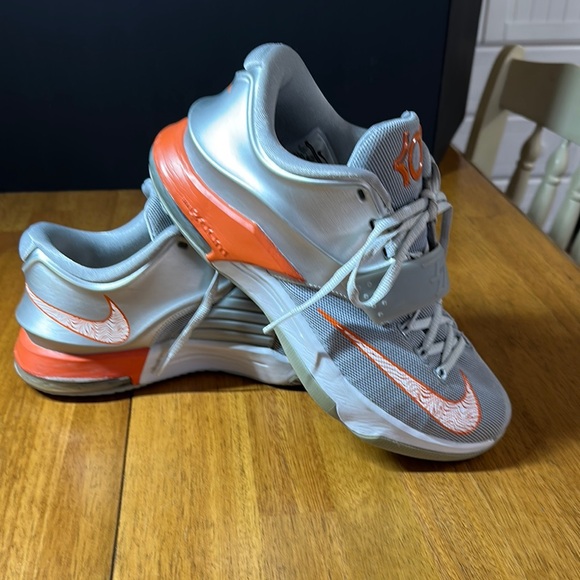 Limited Edition KD Nike for University of Texas. - Picture 8 of 9